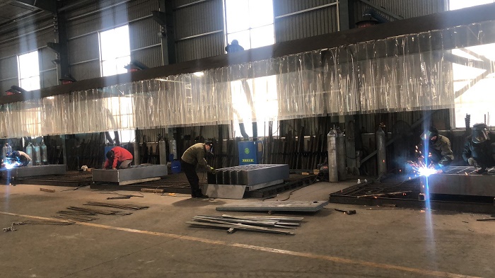 熱浸鋅鋼格柵踏步板