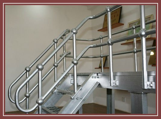 熱鍍鋅球接立柱