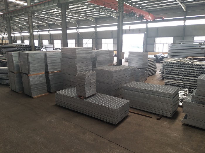 國(guó)標(biāo)鍍鋅鋼格網(wǎng)