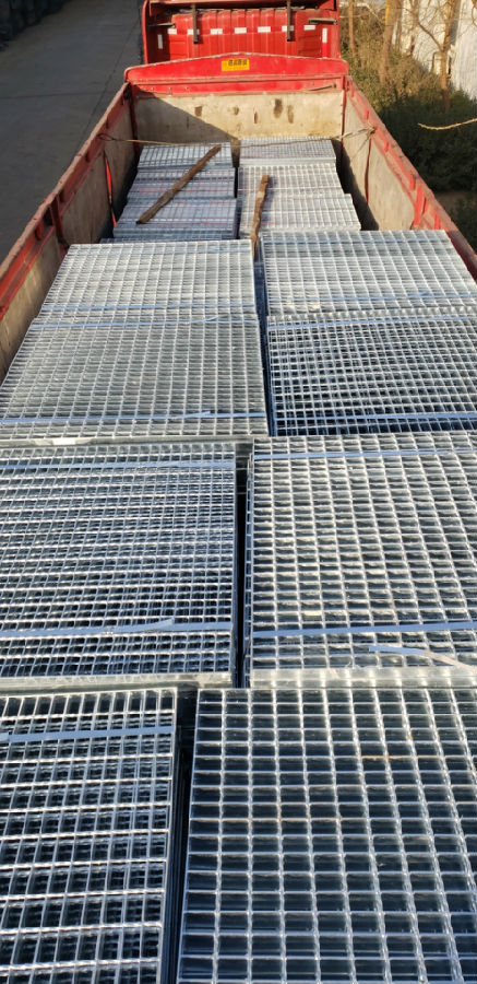 鍍鋅鋼格板現(xiàn)貨